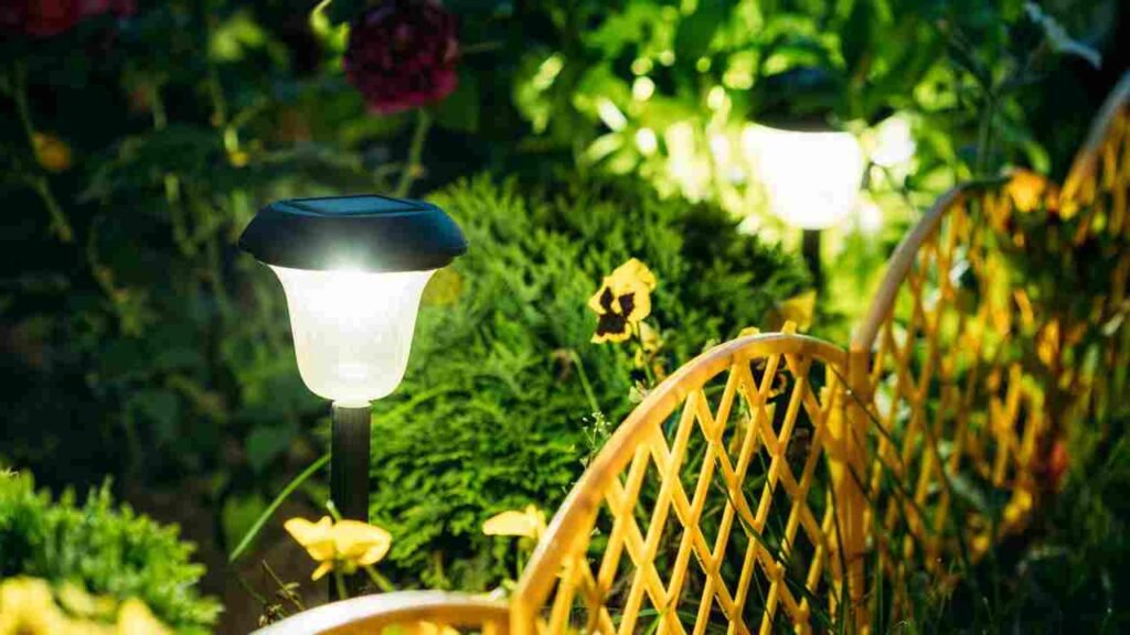 How to Clean Garden Light Solar Panels