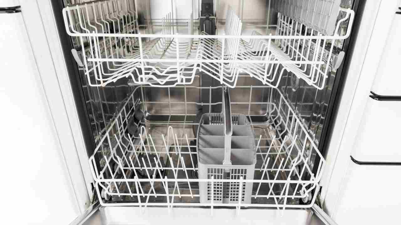 How to Clean Hotpoint Dishwasher Old Model? Cleaninup