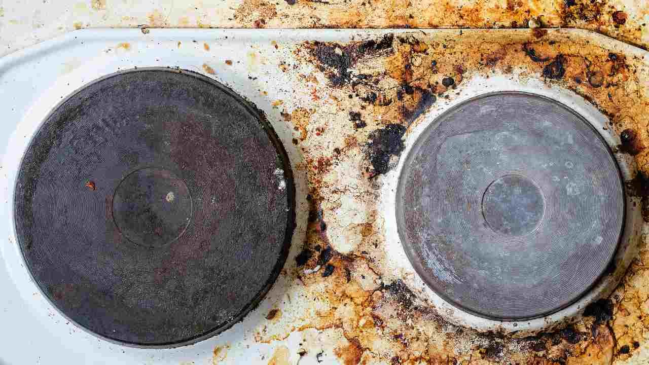 How to Clean Melted Plastic From Stove Top? Cleaninup