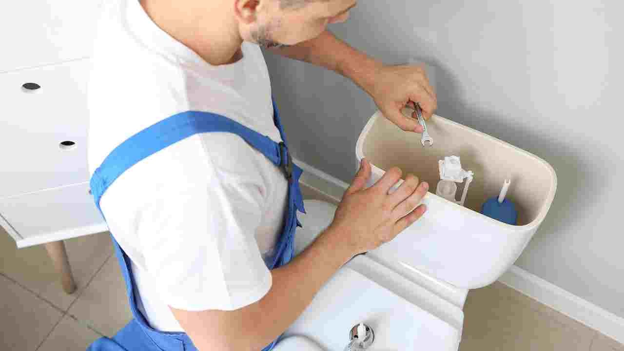 How to Clean Your Toilet Pipes