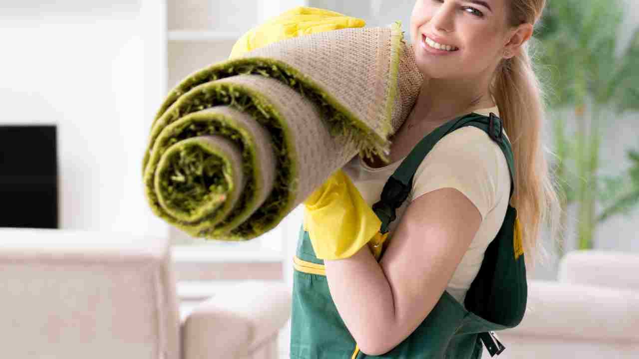 Should I Clean Carpet Before Moving In